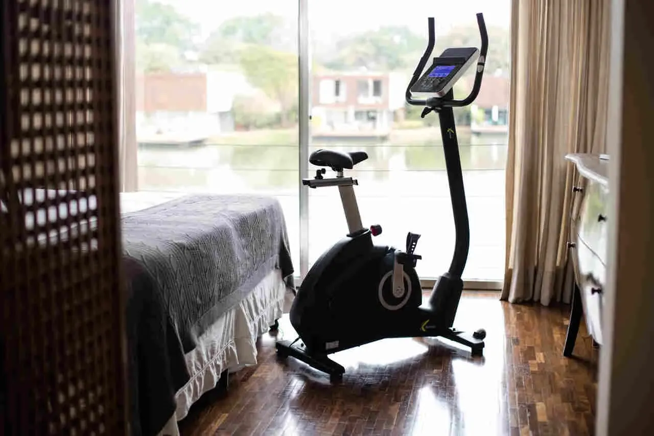 Exercícios de cardio em casa: conheça os principais e como executá-los